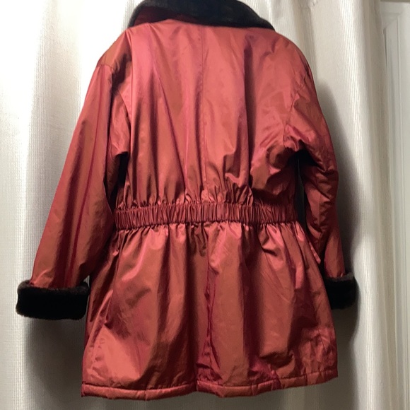 London Fog iridescent coat with buckle and faux fur - Picture 5 of 8